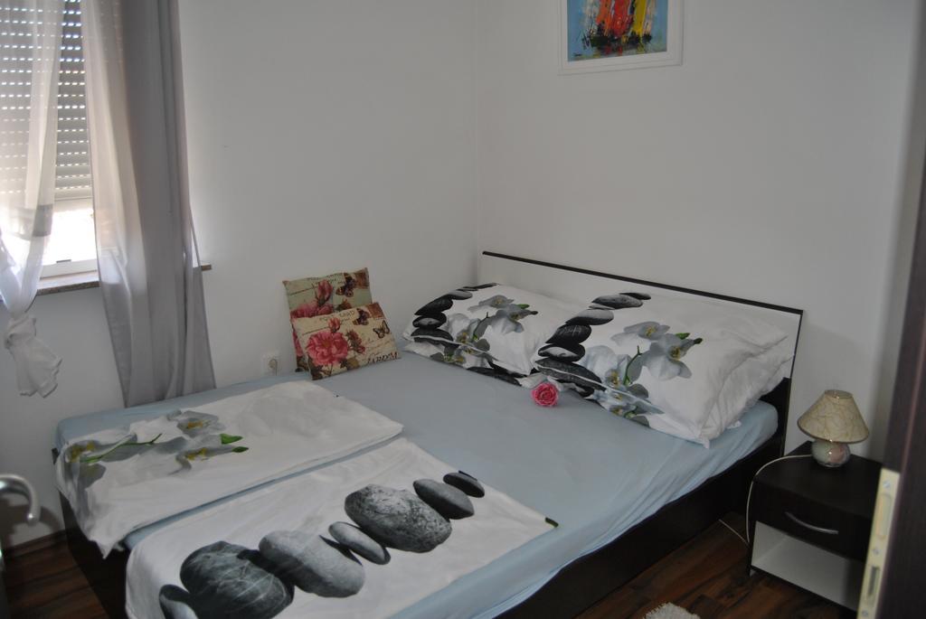 House With Swimming Pool Blue Diamond Appartement Povljana Buitenkant foto